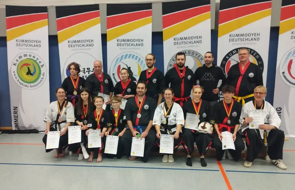 Gruppenbild der Mannschaft des VfR Simmern bei den German Open Kummooyeh in Wolfenbüttel am 22.11.2025